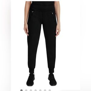 MEDIUM PETITE Black Scrub Joggers